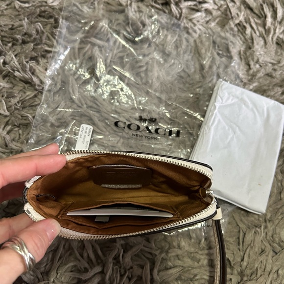 COPY - Coach Star Wars white wristlet. BNWT - Picture 4 of 5